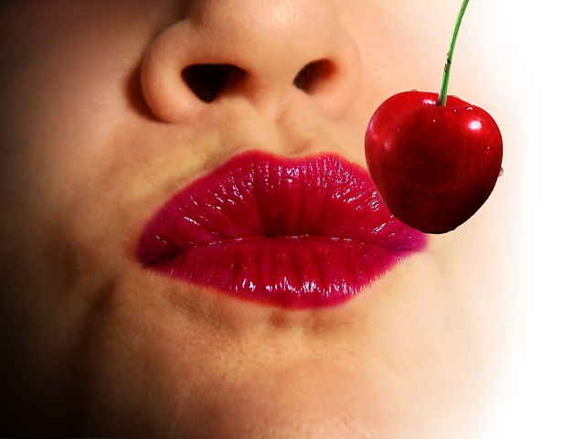 red-lipstick-640x480-1724006.jpeg