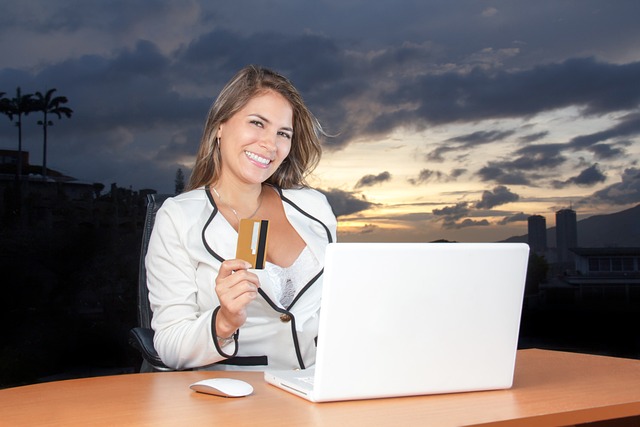 ecommerce-ai-640x480-10879444.jpeg