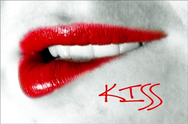 lipstick-640x480-9841339.jpeg