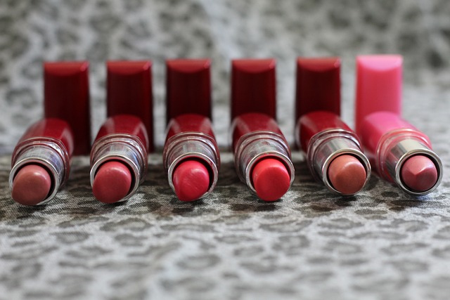 red-lipstick-640x480-97354050.jpeg