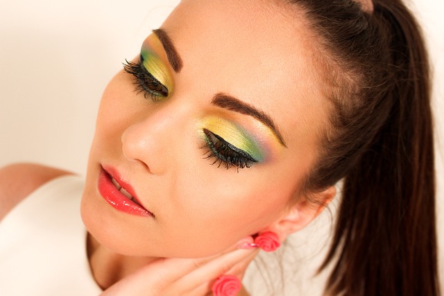 nude-lipstick-640x480-21771878.jpeg