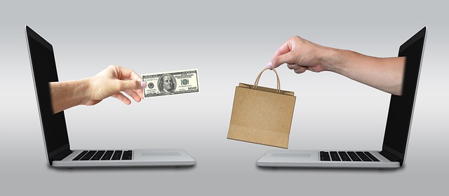 chatbot-for-ecommerce-website-640x480-66311969.jpeg