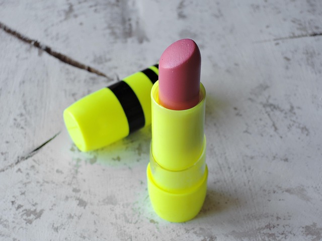 lip liner