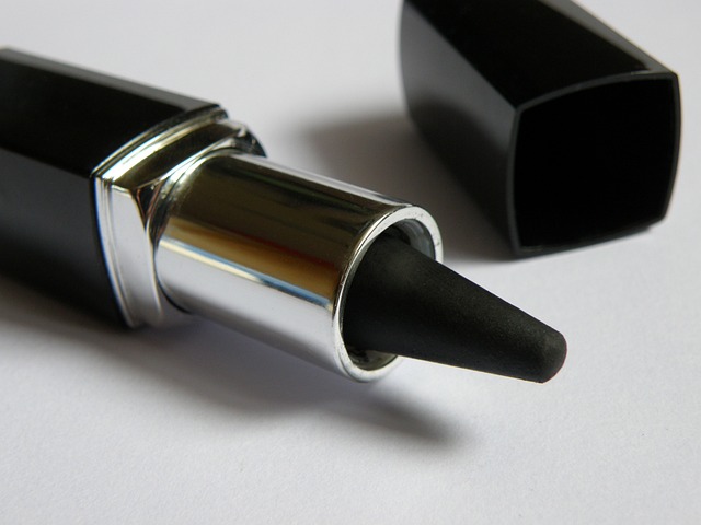 lip liner