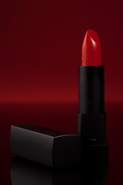 red-lipstick-640x480-21786137.jpeg