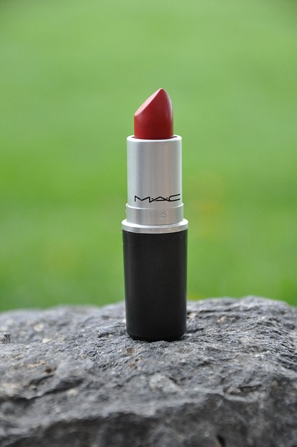 red lipstick