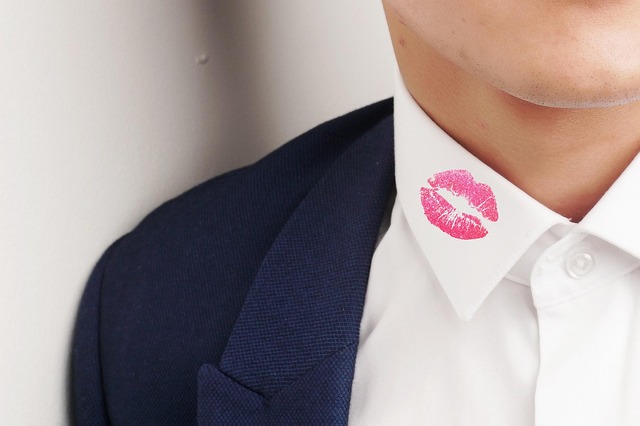red-lipstick-640x480-61844728.jpeg