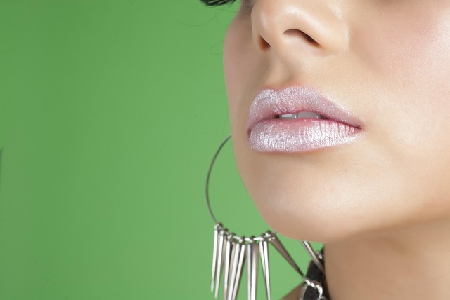 organic-lipstick-640x480-74805650.jpeg